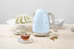 Smeg Vaaleansininen Vedenkeitin Lampotilansaadolla Klf04Pbeu
